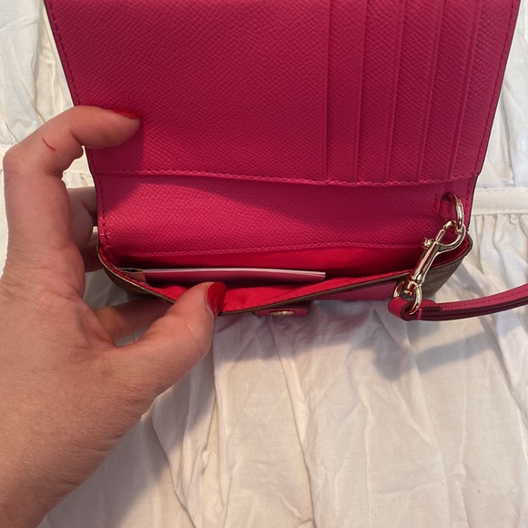 Signature Brown Coach w Pink Wristlet - Picture 4 of 6